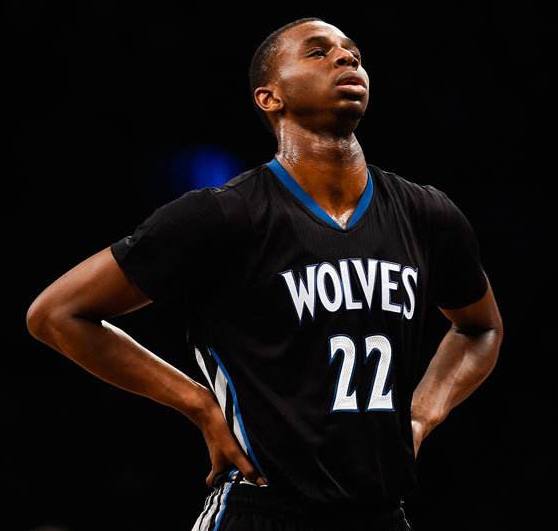 美因茨官方：谴责球迷袭警行为；祝愿受伤警官早日康复（美因茨官方声明：严厉谴责球迷袭警，祝受伤警官早日康复）