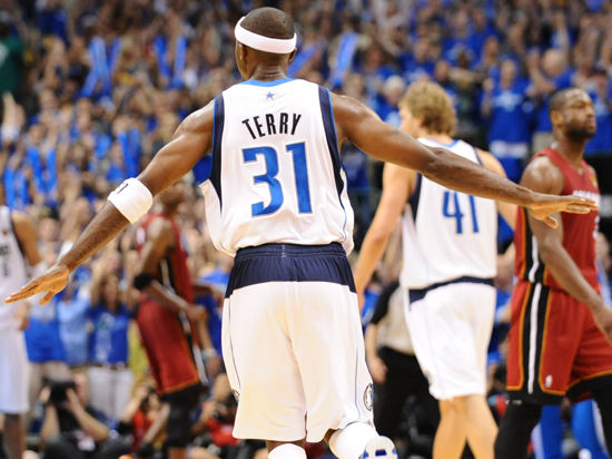 双喜临门，阿莱格里成为米兰队史第七位百胜主帅（阿莱格里达成百胜里程碑，成为米兰队史第七位百胜主帅）