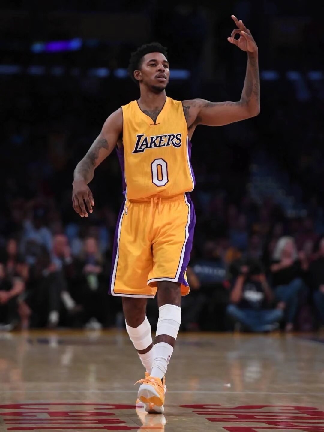 足球报：亚泰这几年都是寅吃卯粮，意向球员听说后婉拒邀请（《足球报》：亚泰近年靠预支度日，多名意向球员闻讯后拒绝加盟）