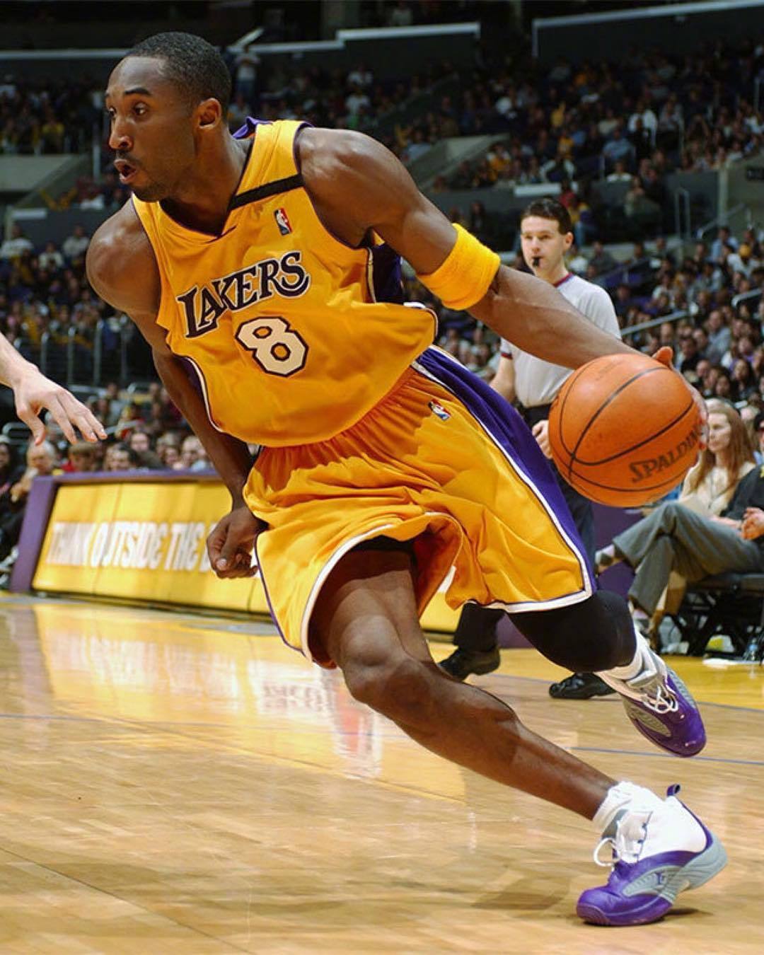 客战那不勒斯替补登场，科斯蒂奇达成尤文生涯100场里程碑（客场对阵那不勒斯替补登场，科斯蒂奇迎来尤文生涯第100场）