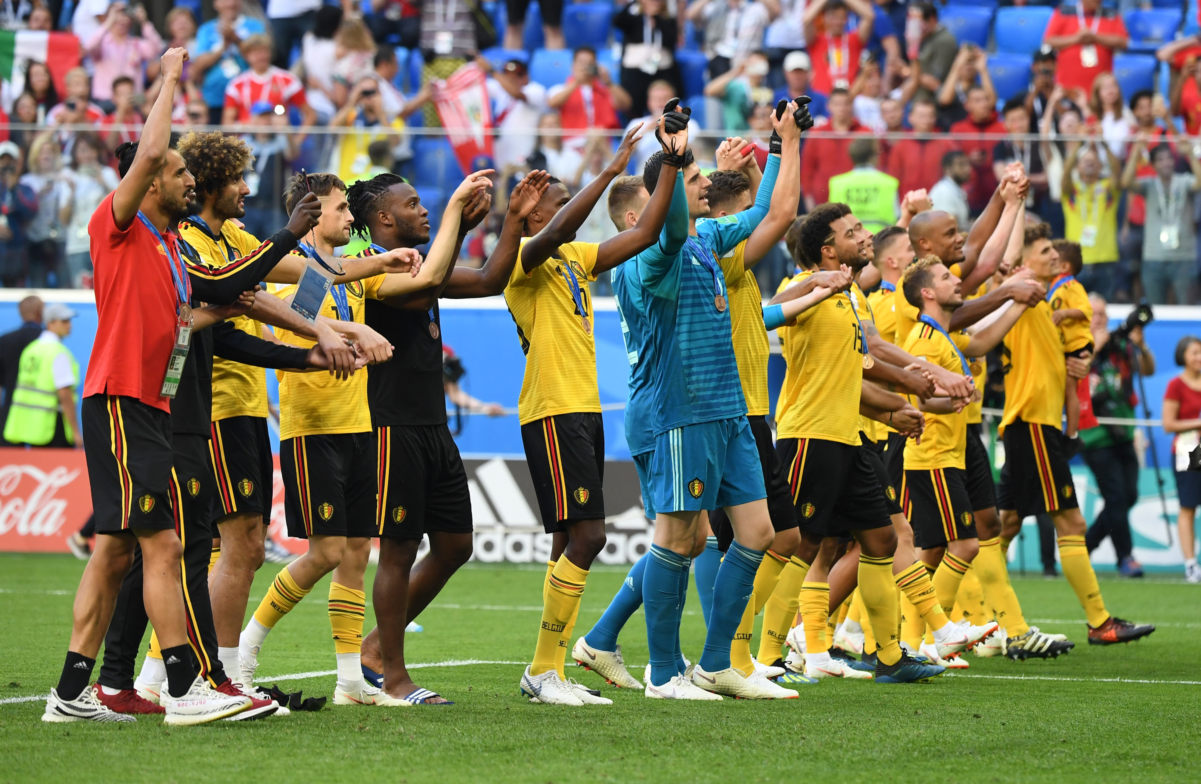 亲兄弟明算账,谁打得好谁上（兄弟归兄弟，账要算清，凭实力上场）